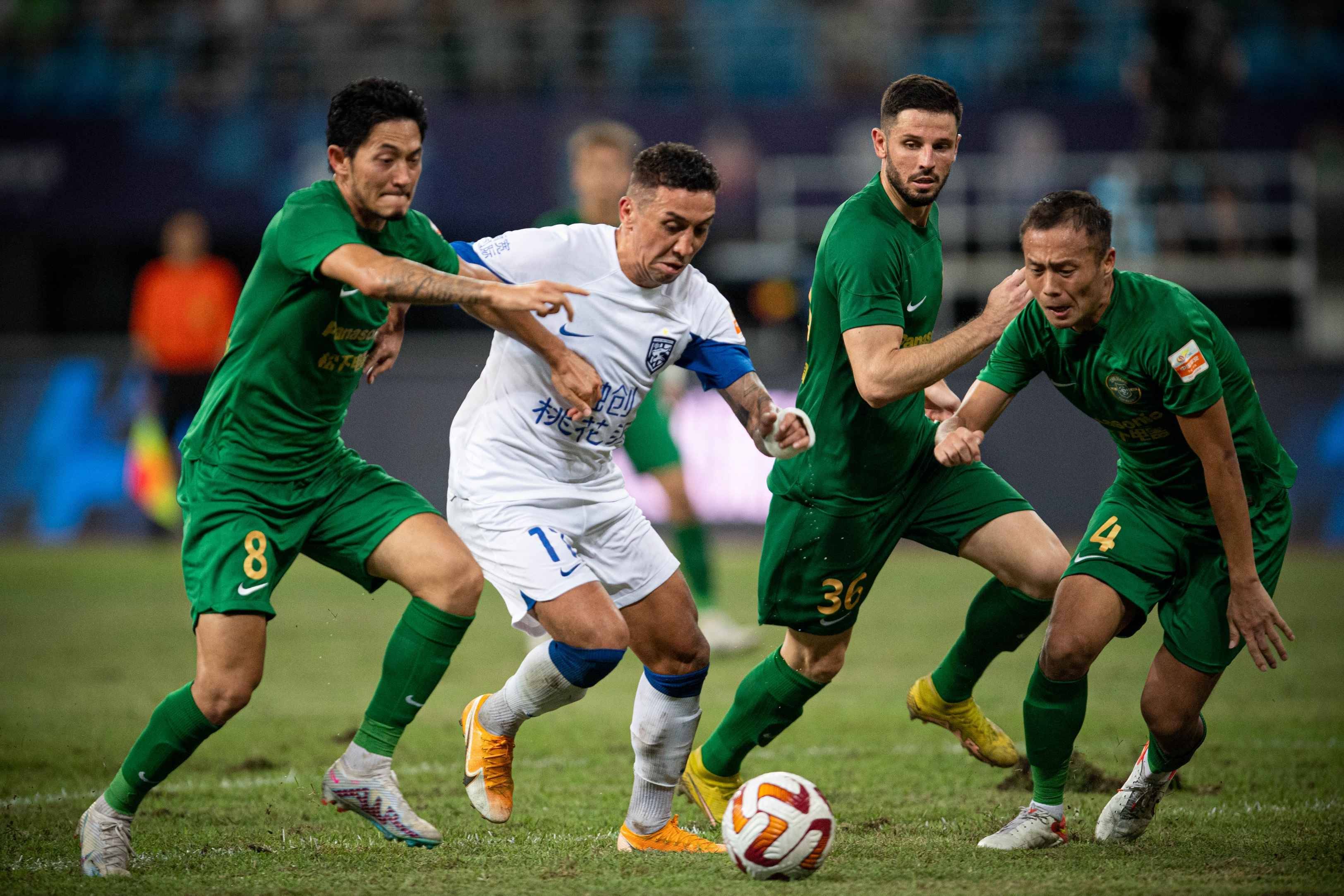 s15赛程-包含亚冠倒计时，马德里竞技今晨再遭质疑，细节引发关注，震撼外界，控场能力受关注的词条